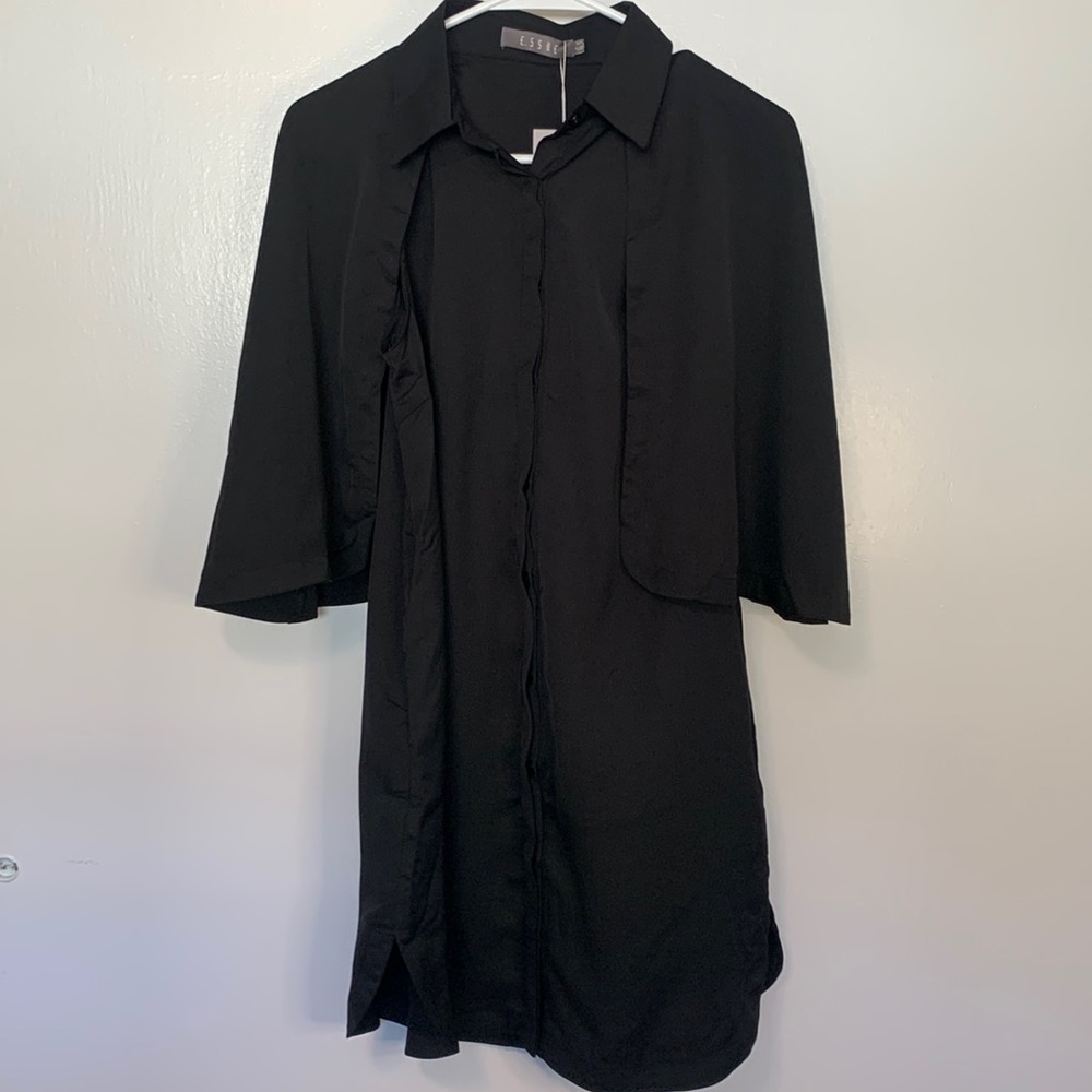 ESSUE black cape dress NWT size medium